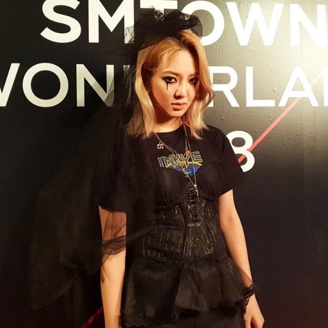 Girls’ Generation’s Hyoyeon wearing dripping eyeliner for Halloween