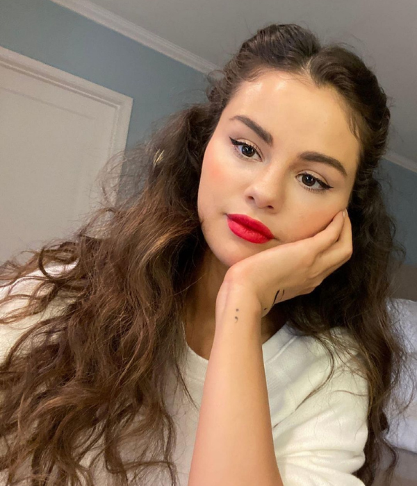  Selena Gómez tendencia de maquillaje 2022