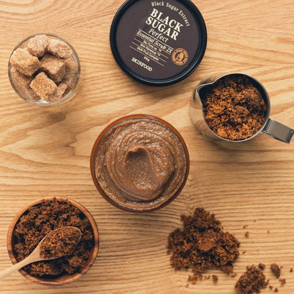 SKINFOOD Black Sugar Perfect Essential Scrub 2X